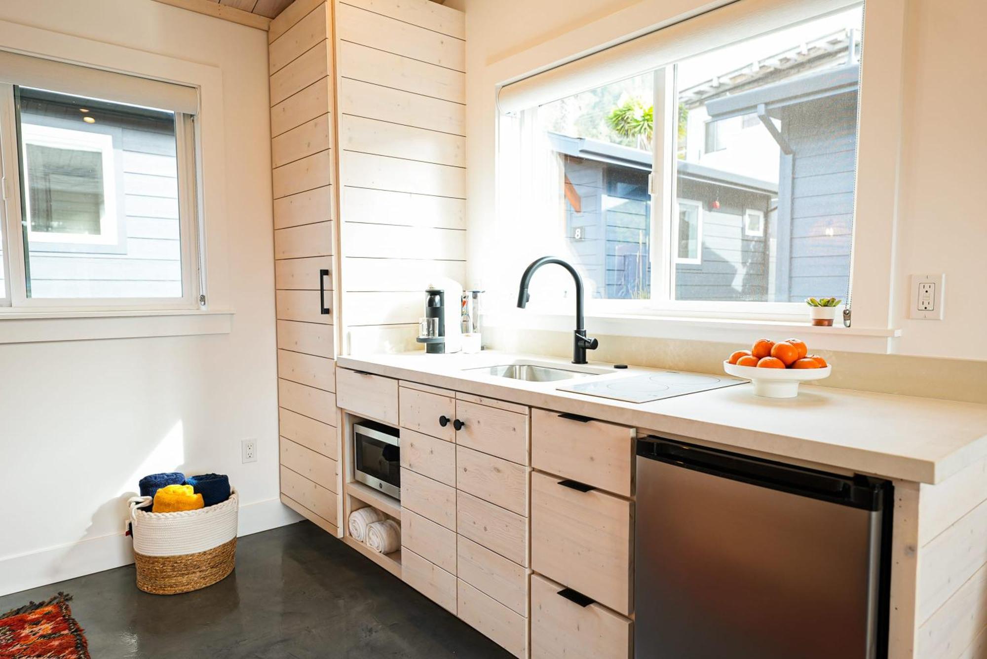 Fish Board Studio Includes King Bed With Kitchenette And Futon Stinson Beach Exterior foto